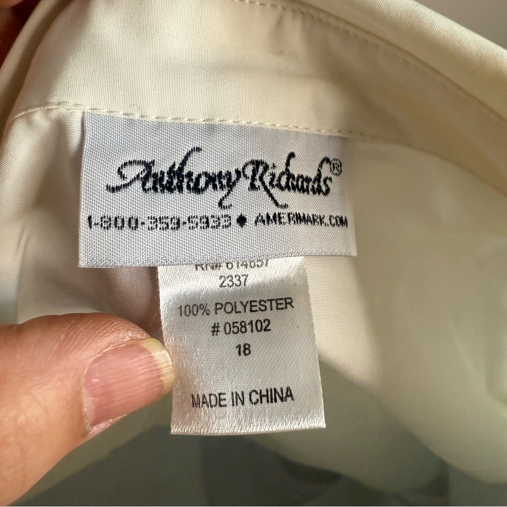 Anthony Richards Button-Up Blouse with Floral Embroidery - Picture 5 of 8